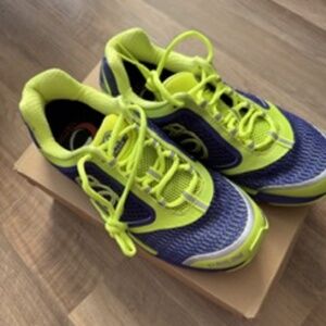 Pearl Izumi Streak II Race & Train Shoe SZ 8.5 US New in Box